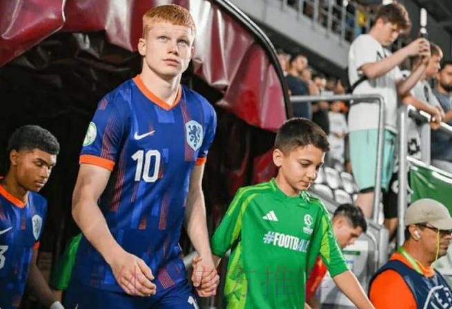 阿斯:皇马关注U19欧青赛MVP斯米特 已开始谈判 阿斯:皇马关注U19欧青赛MVP斯米特 已开始谈判